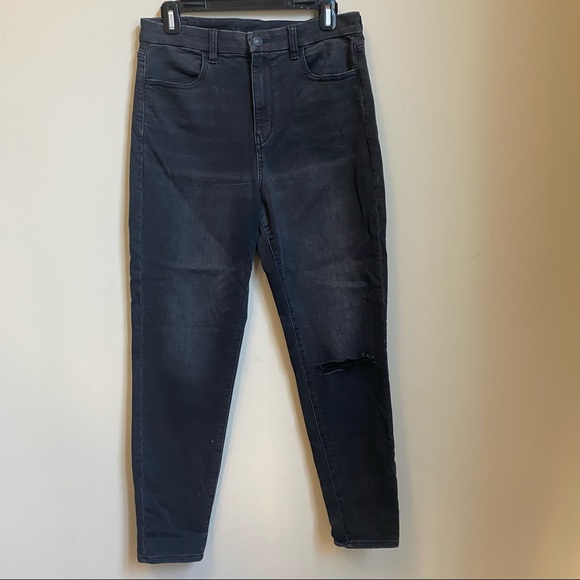 American Eagle Ripped Curvy Jeans - Picture 3 of 14